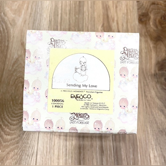 Precious Moments “Sending My Love” Box~Porcelain Figurine - Picture 3 of 3